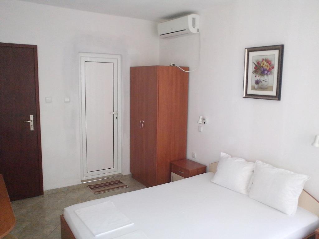 Guest House Krasi تشيرنوموريتس الغرفة الصورة